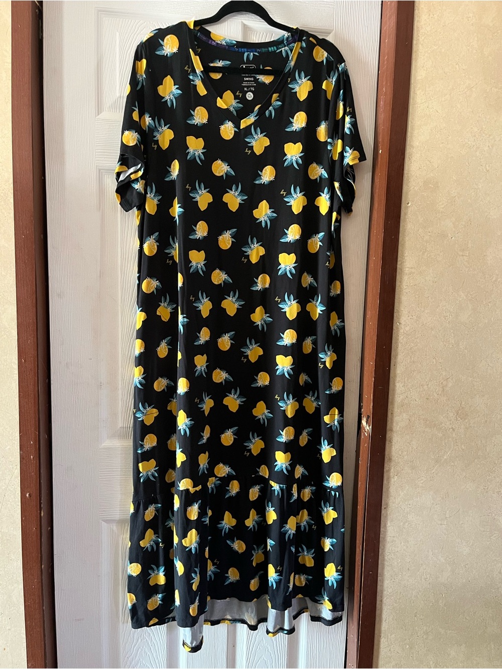 Lug Swing High-Low Maxi Dress Black Lemon Print Size XL - Like New